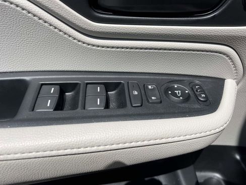 Used 2025 Honda Odyssey EX-L image 16