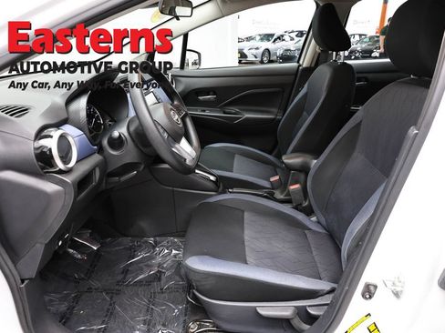 Used 2023 Nissan Versa SV FWD image 14