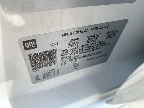 Used 2024 GMC Sierra 1500 SLE AWD/4WD image 32