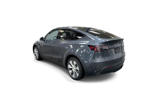 Certified 2023 Tesla Model Y AWD image 4