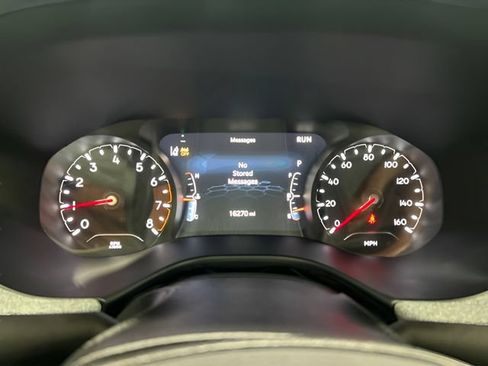 Used 2023 Jeep Compass Latitude AWD/4WD image 8