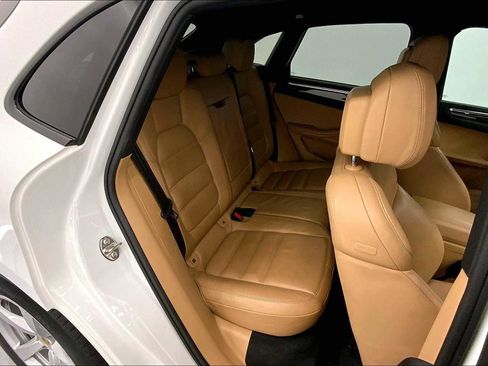 Used 2017 Porsche Macan AWD/4WD image 13