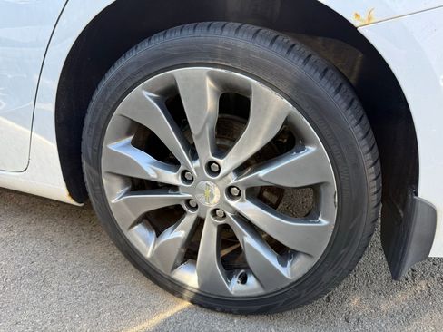 Used 2017 Chevrolet Malibu Premier w/ Premier Sun and Wheel Package image 7