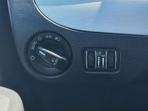 Used 2020 Dodge Grand Caravan GT FWD image 17