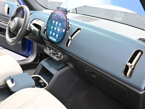 Used 2025 MINI Cooper Countryman S w/ Comfort Package Max image 19