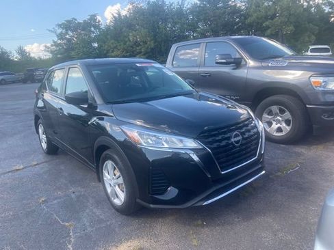 Used 2023 Nissan Kicks S FWD image 2