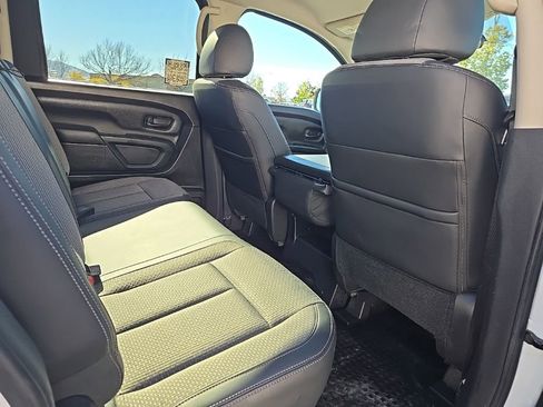 Used 2017 Nissan Titan S image 24