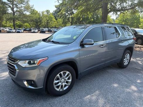 Used 2020 Chevrolet Traverse LT FWD image 1