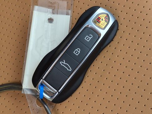 Certified 2025 Porsche 911 GT3 RWD image 38