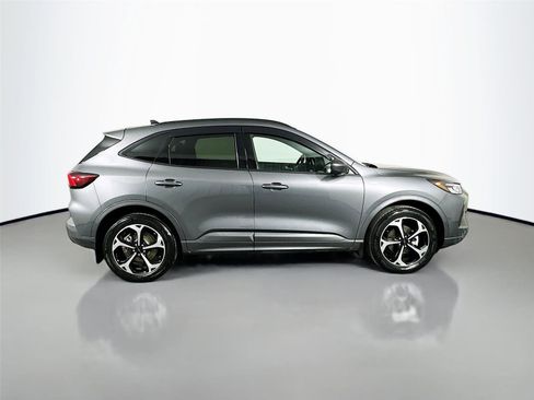 Used 2024 Ford Escape ST-Line Select w/ Tech Pack #2 image 8