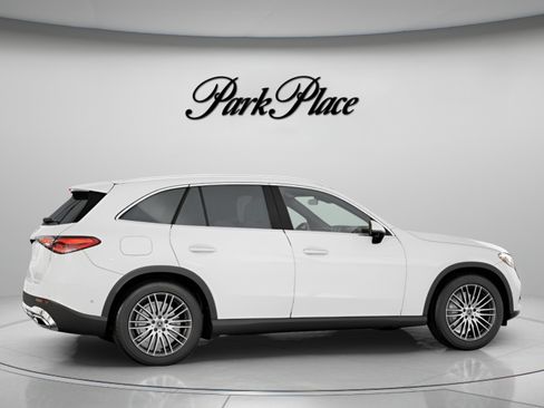 Used 2026 Mercedes-Benz GLC 300 image 24