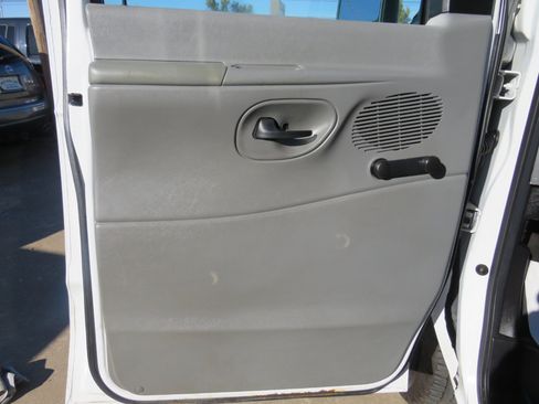 Used 2008 Ford E-250 and Econoline 250 image 16