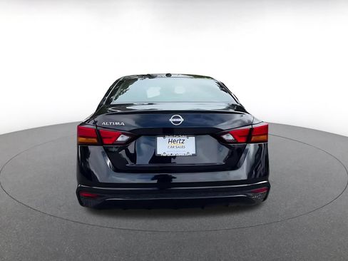 Used 2025 Nissan Altima 2.5 SV FWD image 12