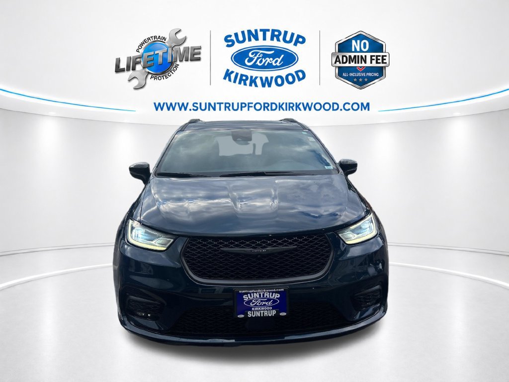 Used 2025 Chrysler Pacifica Limited FWD image 10
