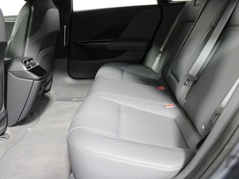 Used 2024 Lucid Air Touring image 31