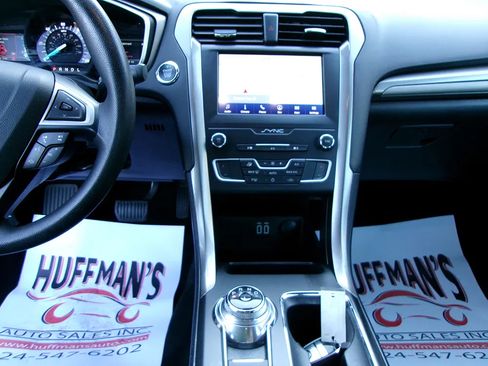 Used 2020 Ford Fusion SE FWD image 17