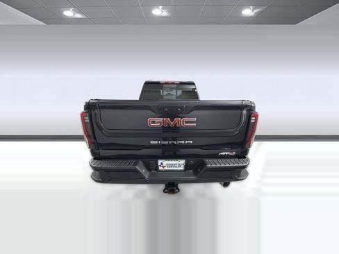 Used 2024 GMC Sierra 2500 AT4 w/ AT4 Premium Plus Package AWD/4WD image 10