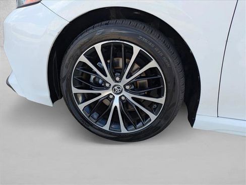 Used 2019 Toyota Camry SE image 22