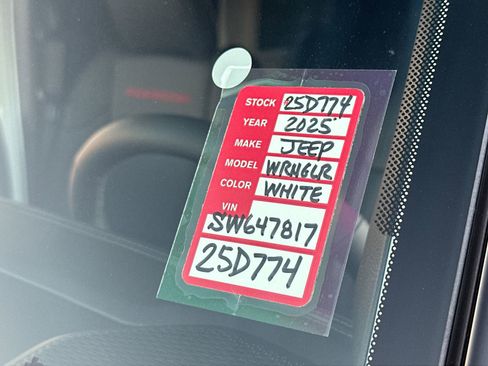 New 2025 Jeep Wrangler Unlimited Rubicon image 28