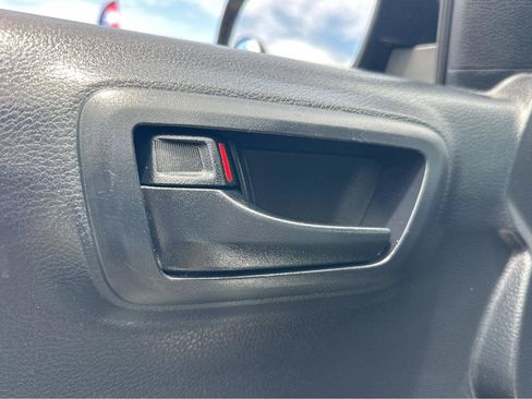 Used 2019 Toyota Tacoma SR RWD image 30