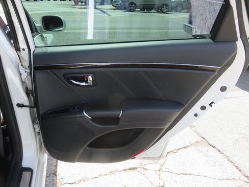 Used 2011 Hyundai Azera GLS w/ Premium Pkg 2 FWD image 26