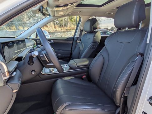 Used 2025 Genesis GV80 2.5T Advanced image 18