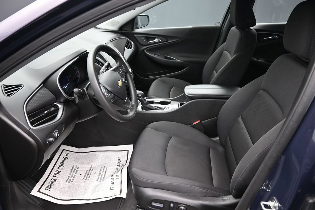 Used 2025 Chevrolet Malibu LT FWD image 11