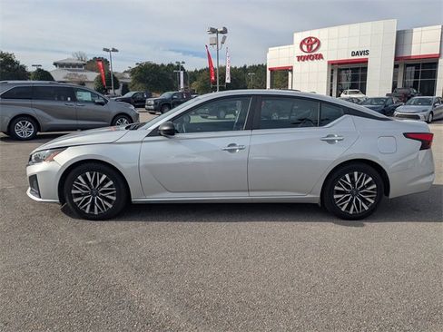 Used 2024 Nissan Altima 2.5 SV image 6
