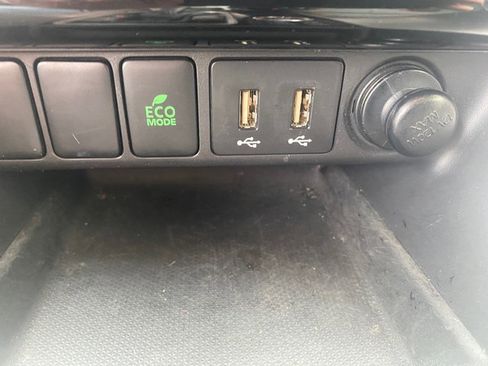 Used 2022 Mitsubishi Eclipse Cross LE image 19