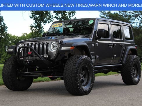 Used 2019 Jeep Wrangler Unlimited Sahara w/ Cold Weather Group AWD/4WD image 3