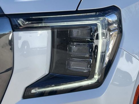 Used 2024 GMC Yukon Denali Ultimate image 8