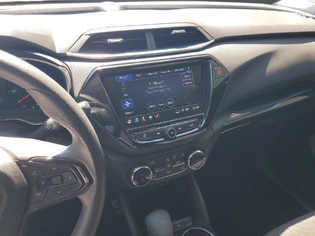 Used 2022 Chevrolet TrailBlazer LT w/ Convenience Package FWD image 12