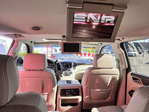 Used 2016 GMC Yukon XL Denali w/ Open Road Package AWD/4WD image 15