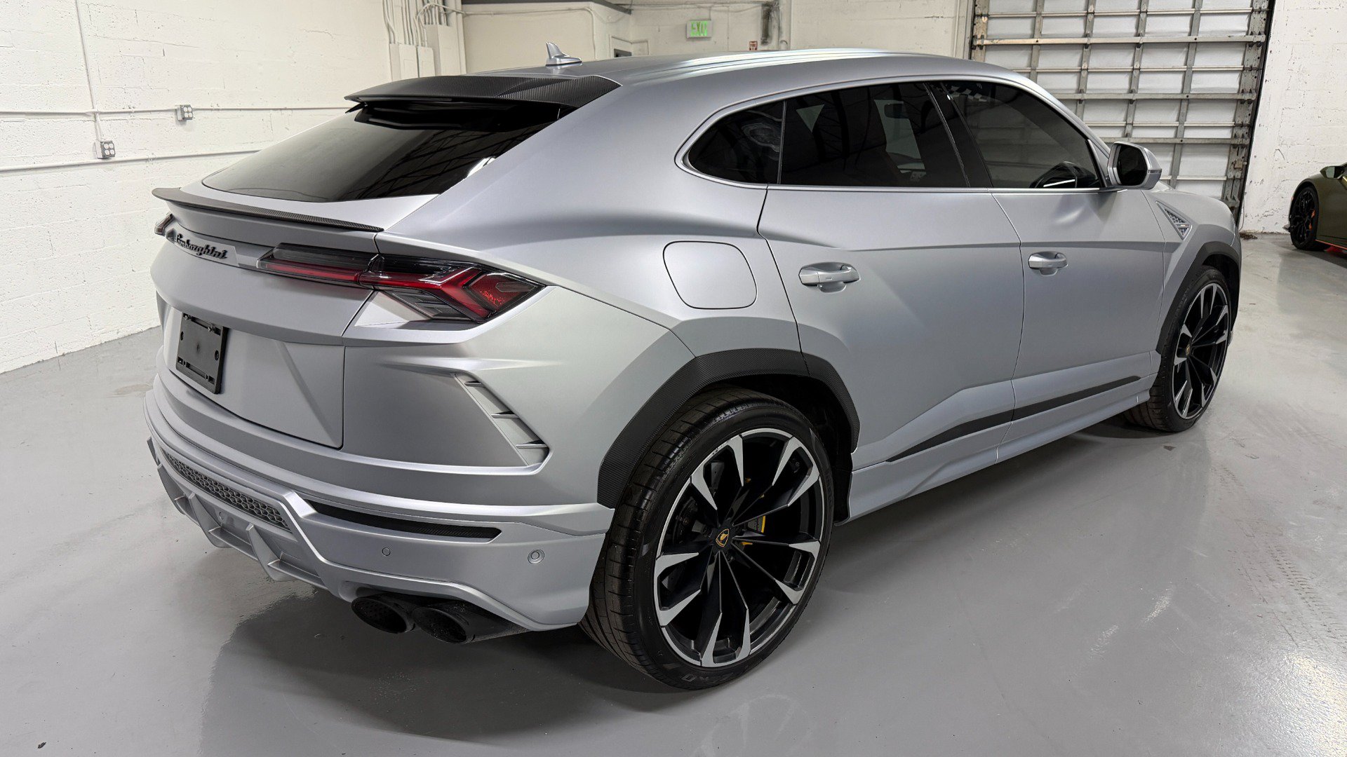 Used 2022 Lamborghini Urus AWD/4WD image 15