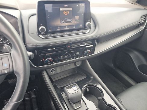 Used 2021 Nissan Rogue SL image 31