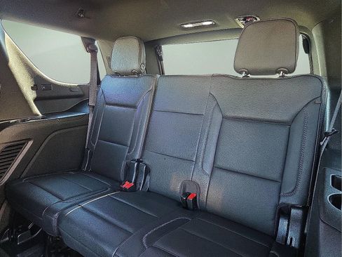 Used 2023 GMC Yukon Denali w/ Denali Reserve Package image 11