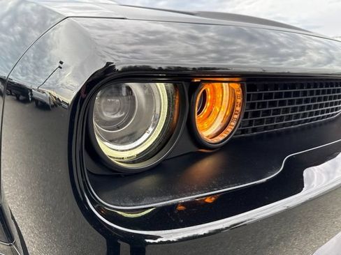Used 2020 Dodge Challenger R/T Scat Pack RWD image 9