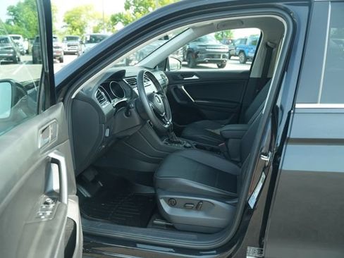 Used 2021 Volkswagen Tiguan SE AWD/4WD image 12