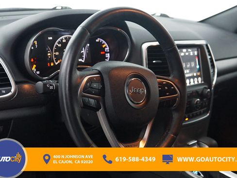 Used 2018 Jeep Grand Cherokee Altitude RWD image 19