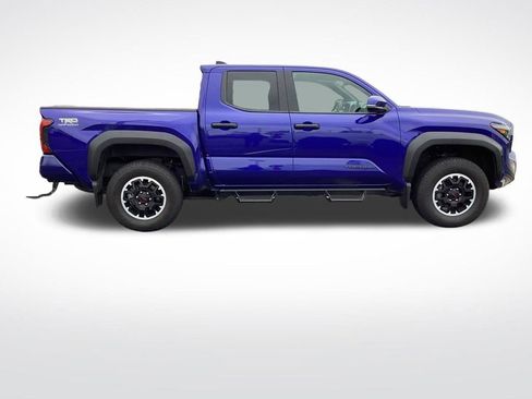 Used 2025 Toyota Tacoma TRD Off-Road w/ TRD Off Road Upgrade Package AWD/4WD image 14