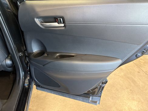 Certified 2025 Toyota Corolla Cross XLE image 32