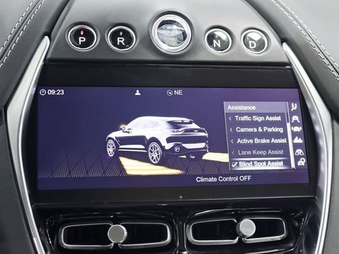 Used 2021 Aston Martin DBX AWD/4WD image 27