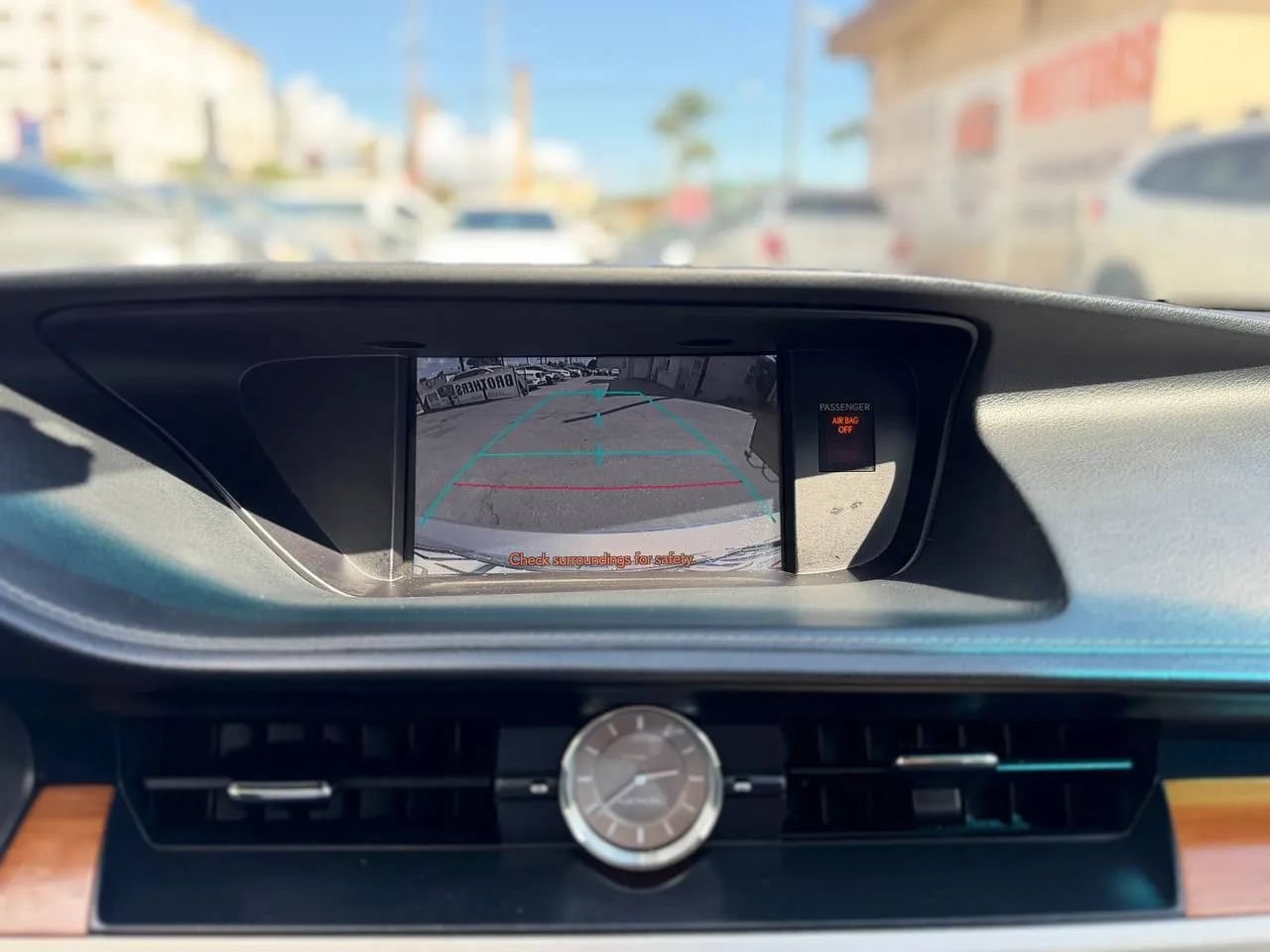 Used 2014 Lexus ES 300h w/ Premium Package w/Bamboo Trim FWD image 47