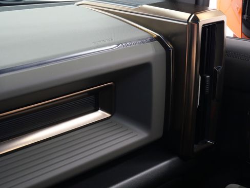 Used 2024 GMC Hummer EV 3X image 32