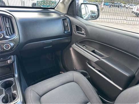 Used 2021 Chevrolet Colorado LT w/ LT Convenience Package image 17