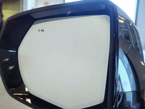 Used 2025 Chevrolet Suburban Premier AWD/4WD image 75