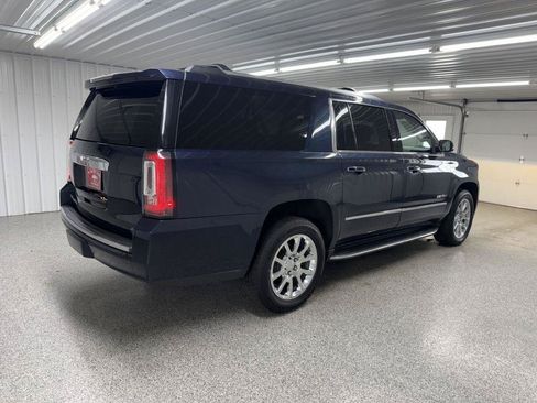Used 2020 GMC Yukon XL Denali AWD/4WD image 7