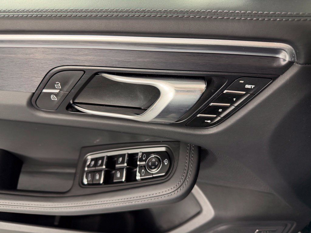 Certified 2023 Porsche Macan GTS AWD/4WD image 18