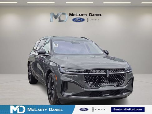 Used 2025 Lincoln Nautilus Black Label w/ Jet Appearance Package AWD/4WD image 1