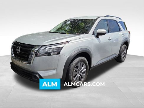 Used 2025 Nissan Pathfinder SV FWD image 1